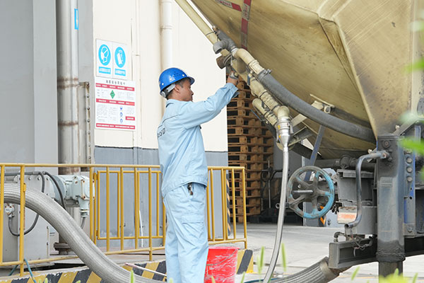 نقل المواد الخام